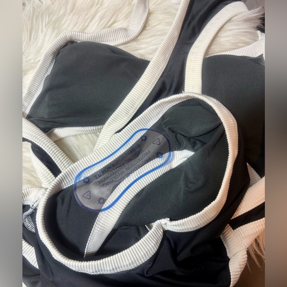 AERIE Pop Cut Out One Piece Swimsuit - Picture 8 of 8